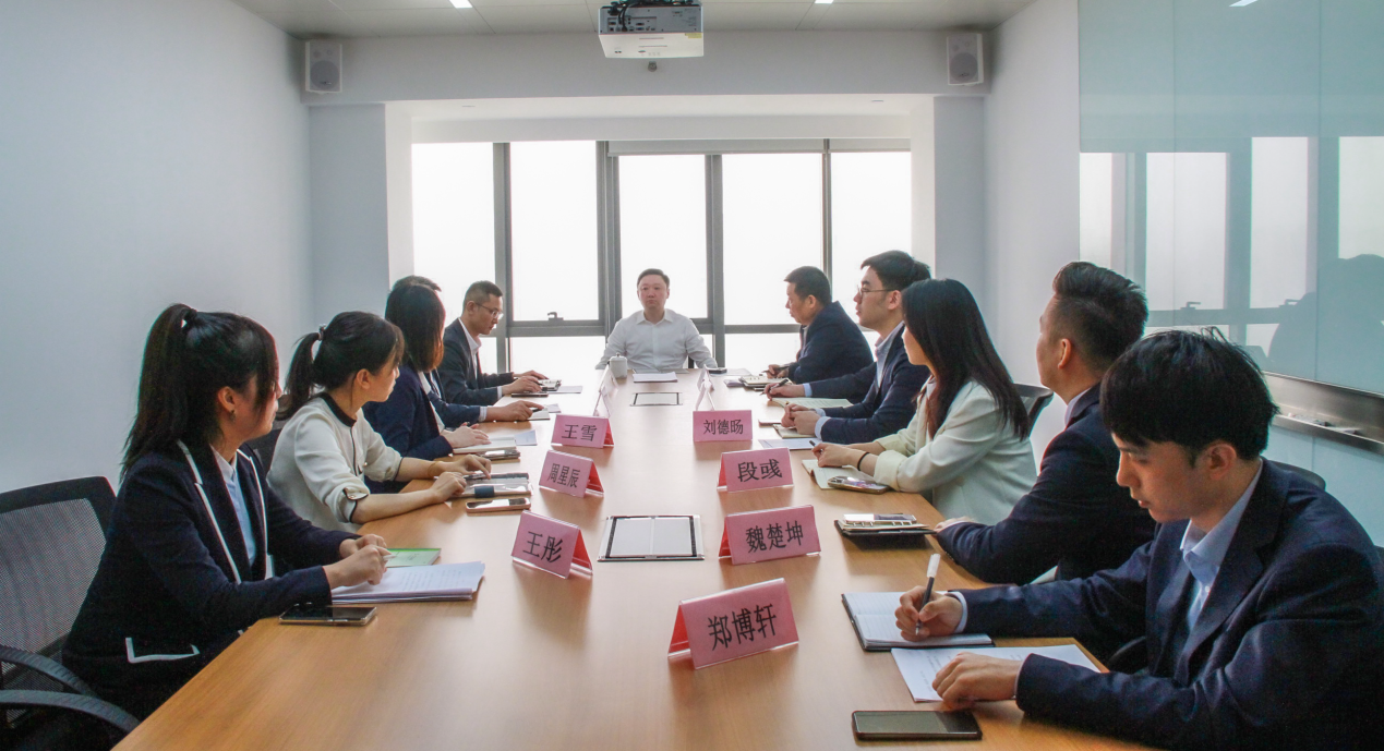 公司黨委書記、董事長杜巖岫調(diào)研投行業(yè)務(wù)部